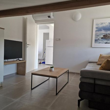 Apartmani Devcic Palit Exterior foto